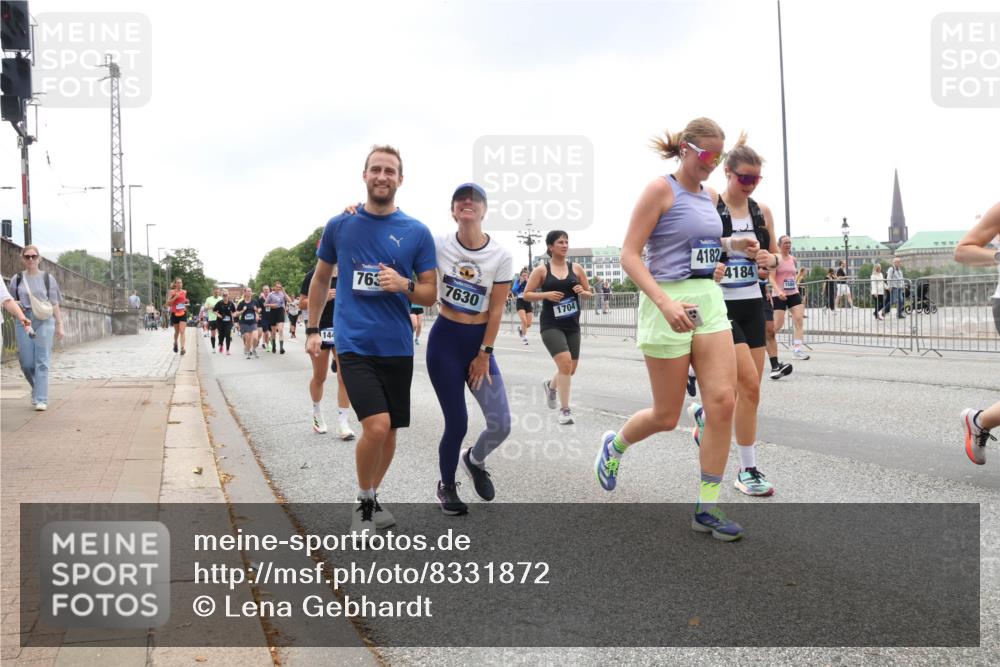 29.06.2025 - hella hamburg halbmarathon Lena Gebhardt http://msf.ph/oto/8331872 29.06.2025 10:47:32 Lombardsbrücke 144, 763, 7630, 1704, 4182, 4184, 1045, 1185, 1246, 1434, 1463, 1523, 1607, 1618, 1639, 1704, 1926, 2148, 2407, 2491, 2537, 2555, 2704, 2790, 2882, 2994, 3339, 4037, 4184, 4239, 4325, 4423, 4483, 4806, 4895, 4974, 4975, 5621, 5622, 5895, 6255, 6256, 6879, 6995, 7073, 7403, 7430, 7431, 7630, 7631, 7970, 8105, 8131, 8270, 8550, 8706, 8915, 8953, 9018, 9687, 10658, 10991, 11351, 11458, 11730, 11738, 11802, 11909, 12431 meine-sportfotos.de
