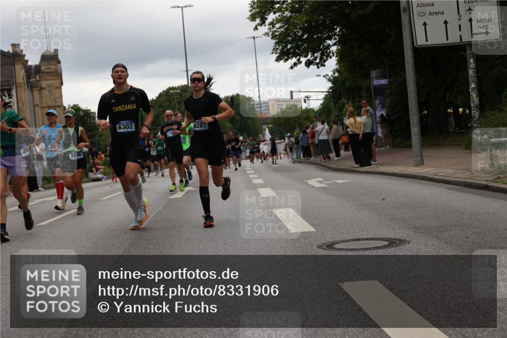 29.06.2025 - hella hamburg halbmarathon Yannick Fuchs http://msf.ph/oto/8331906 29.06.2025 10:51:45 20KM 1611, 2025, 2236, 2606, 2759, 2806, 2883, 2907, 3093, 3141, 3575, 4426, 4467, 4579, 4632, 4833, 5391, 6281, 6302, 6531, 6595, 6892, 7138, 7833, 9450, 9485, 10599, 13465, 14571, 15217, 15229, 16517, 17415, 17455, 17543, 18068, 18501, 18508, 18762, 18891 meine-sportfotos.de