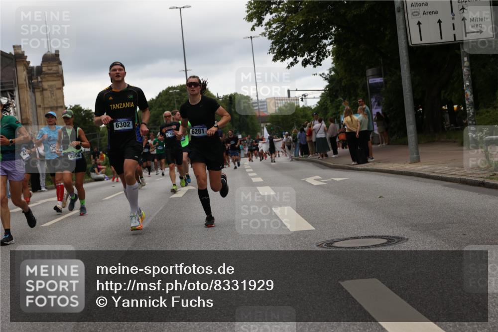 29.06.2025 - hella hamburg halbmarathon Yannick Fuchs http://msf.ph/oto/8331929 29.06.2025 10:51:45 20KM 1611, 2025, 2236, 2606, 2759, 2806, 2883, 2907, 3093, 3141, 3575, 4426, 4467, 4579, 4632, 4833, 5391, 6281, 6302, 6531, 6595, 6892, 7138, 7833, 9450, 9485, 10599, 13465, 14571, 15217, 15229, 16517, 17415, 17455, 17543, 18068, 18501, 18508, 18762, 18891 meine-sportfotos.de