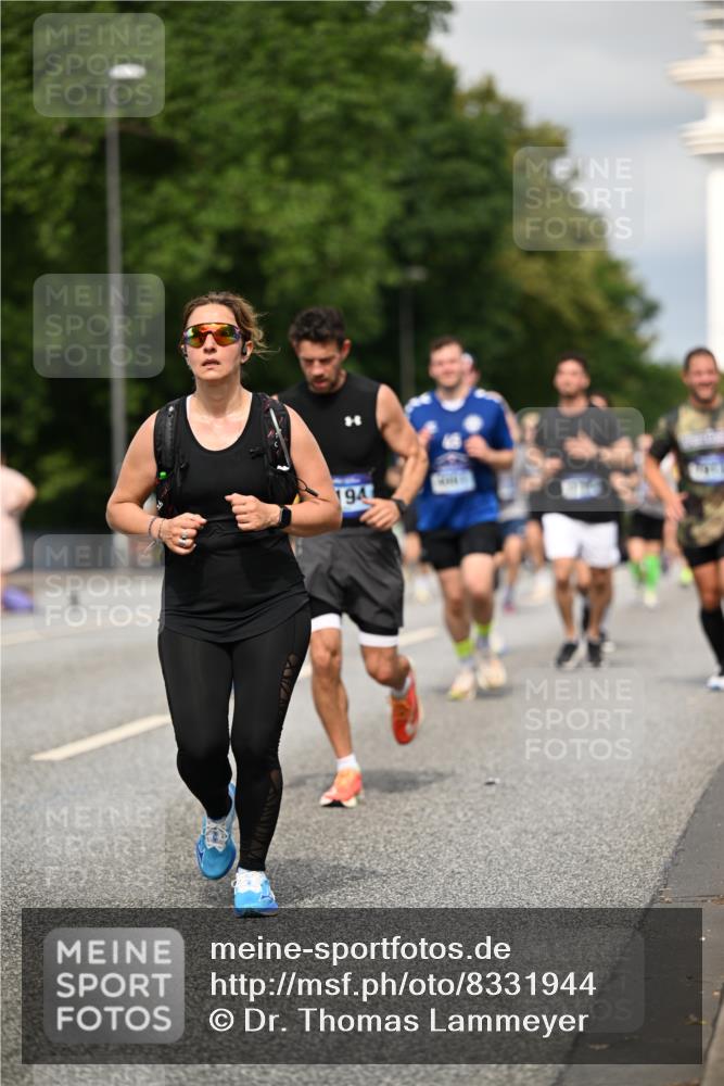 29.06.2025 - hella hamburg halbmarathon Dr. Thomas Lammeyer http://msf.ph/oto/8331944 29.06.2025 10:17:42 Kennedybrücke 1194, 1747, 1939, 2055, 2359, 2721, 2891, 2904, 2987, 4001, 4032, 4795, 4962, 5232, 5631, 5719, 6207, 7460, 7462, 7913, 8673, 9612, 9631, 9886, 10442, 10443 meine-sportfotos.de