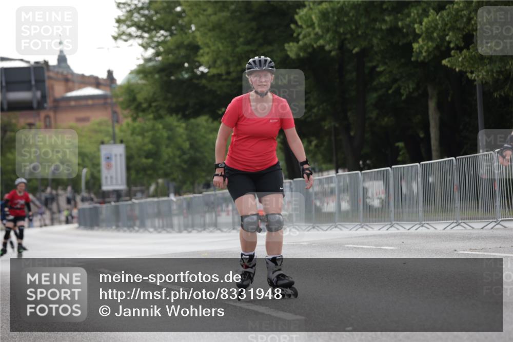 29.06.2025 - hella hamburg halbmarathon Jannik Wohlers http://msf.ph/oto/8331948 29.06.2025 09:01:27 Lombardsbrücke  meine-sportfotos.de