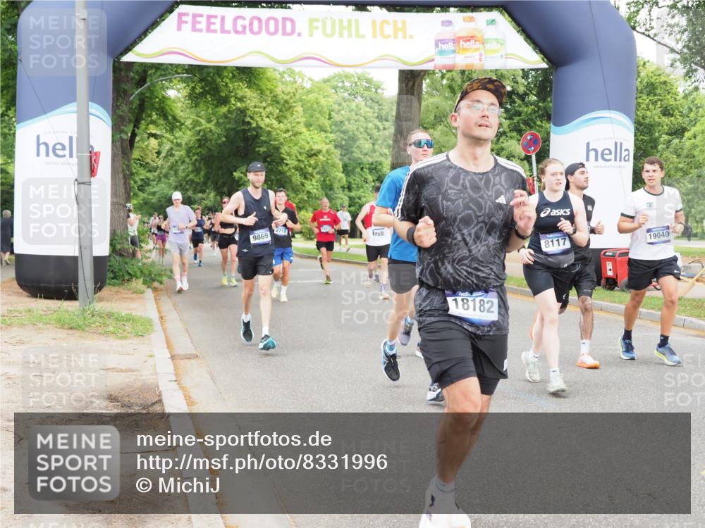 29.06.2025 - hella hamburg halbmarathon MichiJ http://msf.ph/oto/8331996 29.06.2025 10:38:16 Zwischen KM18-KM19 2207, 6795, 7312, 7952, 8117, 8313, 9869, 12527, 12624, 13701, 13799, 14125, 14361, 14562, 17179, 18182, 18657, 18658, 19040, 19053 meine-sportfotos.de