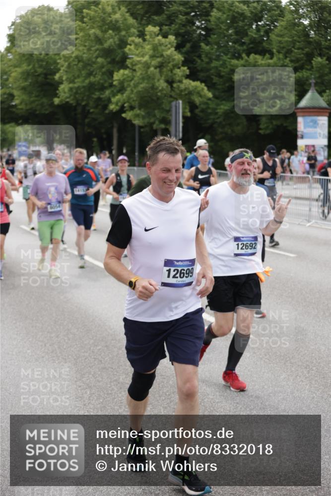 29.06.2025 - hella hamburg halbmarathon Jannik Wohlers http://msf.ph/oto/8332018 29.06.2025 10:40:23 Lombardsbrücke 1075, 1323, 2042, 2173, 2206, 2299, 2858, 3121, 3306, 3432, 3694, 4044, 4411, 4530, 4612, 4774, 4775, 4972, 5753, 6098, 6163, 6289, 7293, 7956, 8053, 8054, 8429, 8430, 9009, 9237, 9437, 9946, 10166, 10920, 10940, 11053, 11513, 11514, 11686, 12191, 12610, 12692, 12699, 13145, 13773, 15154, 15905, 16028, 16297, 16449, 16450, 17267, 19087, 19168 meine-sportfotos.de
