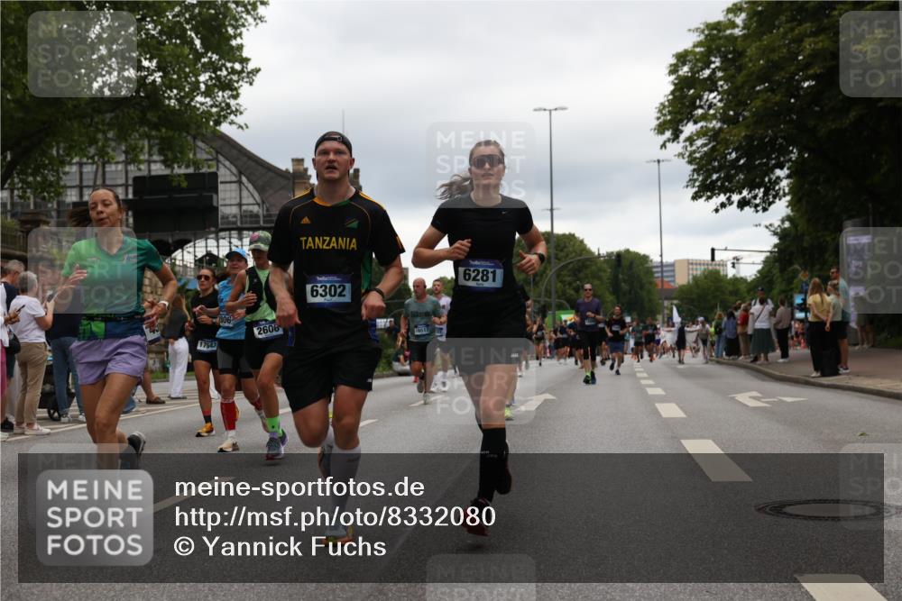 29.06.2025 - hella hamburg halbmarathon Yannick Fuchs http://msf.ph/oto/8332080 29.06.2025 10:51:46 20KM 1611, 2025, 2236, 2606, 2759, 2806, 2883, 2907, 3093, 3141, 3575, 4426, 4467, 4579, 4632, 4833, 5391, 6281, 6302, 6531, 6595, 7138, 7833, 9450, 9485, 10599, 11645, 13465, 14571, 15217, 15229, 16517, 17415, 17455, 17543, 18068, 18501, 18508, 18587, 18762, 18891 meine-sportfotos.de