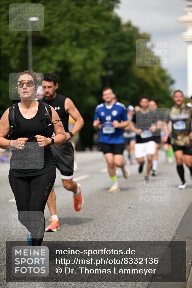 29.06.2025 - hella hamburg halbmarathon Dr. Thomas Lammeyer http://msf.ph/oto/8332136 29.06.2025 10:17:43 Kennedybrücke 1194, 1747, 1939, 2055, 2359, 2721, 2891, 2904, 2987, 4001, 4032, 4795, 4962, 5232, 5631, 5719, 6207, 7460, 7462, 7913, 8673, 9612, 9631, 9886, 10442, 10443 meine-sportfotos.de