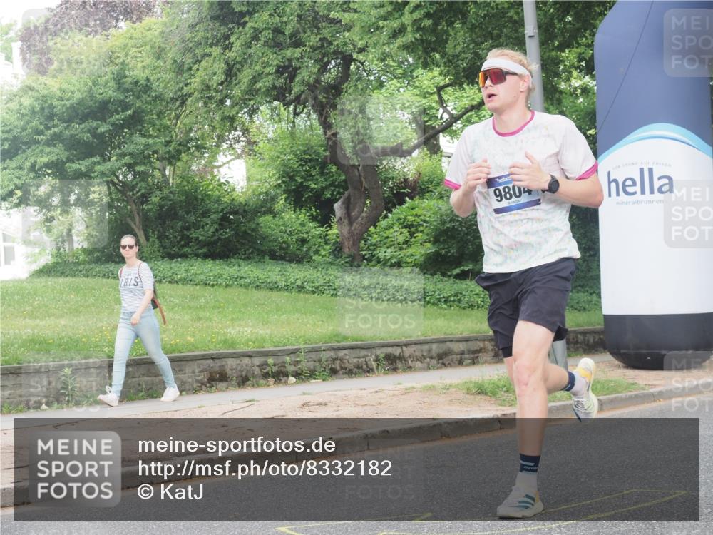 29.06.2025 - hella hamburg halbmarathon KatJ http://msf.ph/oto/8332182 29.06.2025 10:17:29 Zwischen KM18-KM19 1577 meine-sportfotos.de