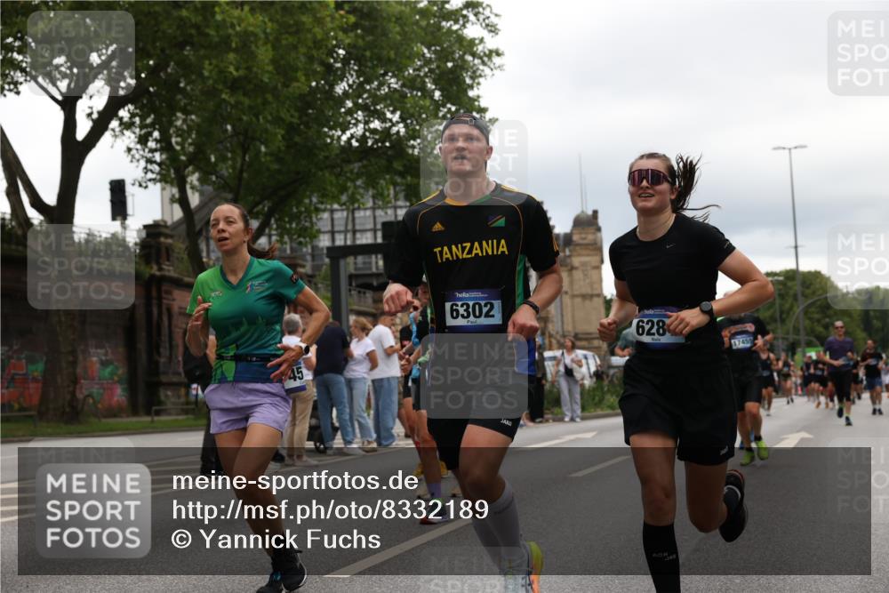 29.06.2025 - hella hamburg halbmarathon Yannick Fuchs http://msf.ph/oto/8332189 29.06.2025 10:51:46 20KM 1611, 2025, 2236, 2606, 2759, 2806, 2883, 2907, 3093, 3141, 3575, 4426, 4467, 4579, 4632, 4833, 5391, 6281, 6302, 6531, 6595, 7138, 7833, 9450, 9485, 10599, 11645, 13465, 14571, 15217, 15229, 16517, 17415, 17455, 17543, 18068, 18501, 18508, 18587, 18762, 18891 meine-sportfotos.de