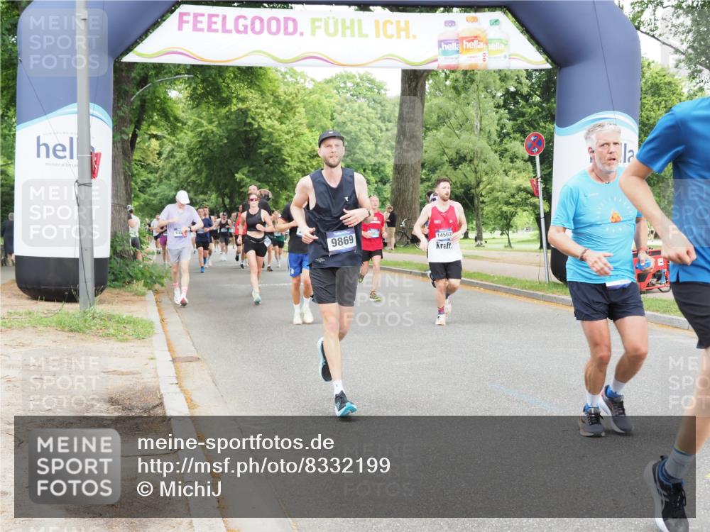 29.06.2025 - hella hamburg halbmarathon MichiJ http://msf.ph/oto/8332199 29.06.2025 10:38:17 Zwischen KM18-KM19 2718, 6795, 7312, 7952, 8117, 8313, 9869, 12527, 12624, 13701, 14125, 14361, 14562, 17179, 18182, 18658, 18811, 19040, 19053 meine-sportfotos.de
