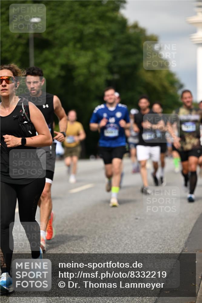 29.06.2025 - hella hamburg halbmarathon Dr. Thomas Lammeyer http://msf.ph/oto/8332219 29.06.2025 10:17:43 Kennedybrücke 1194, 1747, 1939, 2055, 2359, 2721, 2891, 2904, 2987, 4001, 4032, 4795, 4962, 5232, 5631, 5719, 6207, 7460, 7462, 7913, 8673, 9612, 9631, 9886, 10442, 10443 meine-sportfotos.de