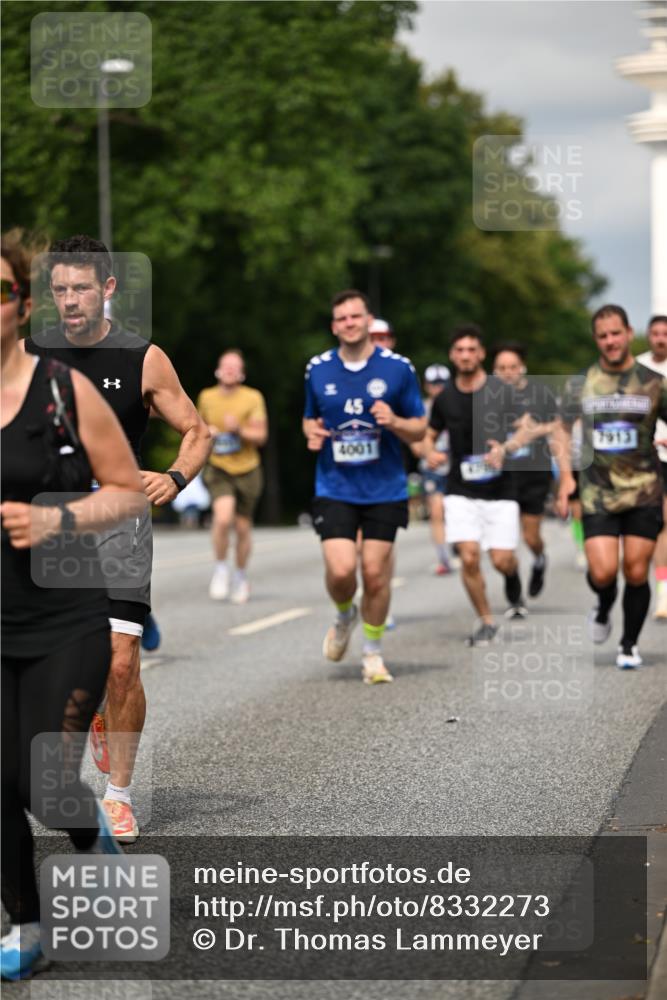 29.06.2025 - hella hamburg halbmarathon Dr. Thomas Lammeyer http://msf.ph/oto/8332273 29.06.2025 10:17:43 Kennedybrücke 1194, 1747, 1939, 2055, 2359, 2721, 2891, 2904, 2987, 4001, 4032, 4795, 4962, 5232, 5631, 5719, 6207, 7460, 7462, 7913, 8673, 9612, 9631, 9886, 10442, 10443 meine-sportfotos.de