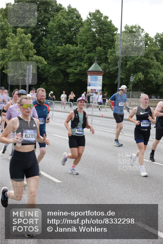 29.06.2025 - hella hamburg halbmarathon Jannik Wohlers http://msf.ph/oto/8332298 29.06.2025 10:40:25 Lombardsbrücke 1075, 1323, 2042, 2173, 2206, 2299, 2858, 3121, 3306, 3432, 3694, 4044, 4234, 4530, 4612, 4774, 4775, 4972, 5753, 6098, 6163, 6289, 6842, 7293, 7956, 8053, 8054, 8429, 8430, 9009, 9237, 9437, 9946, 10166, 10920, 10940, 11053, 11513, 11514, 11686, 12191, 12610, 12692, 12699, 13773, 15154, 15905, 16028, 16297, 16449, 16450, 17233, 17234, 17267, 19087, 19168 meine-sportfotos.de