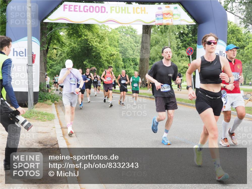 29.06.2025 - hella hamburg halbmarathon MichiJ http://msf.ph/oto/8332343 29.06.2025 10:38:21 Zwischen KM18-KM19 2718, 3654, 5894, 8117, 8261, 8313, 9869, 10319, 12527, 13701, 14562, 15395, 17179, 18811, 19040, 19053 meine-sportfotos.de