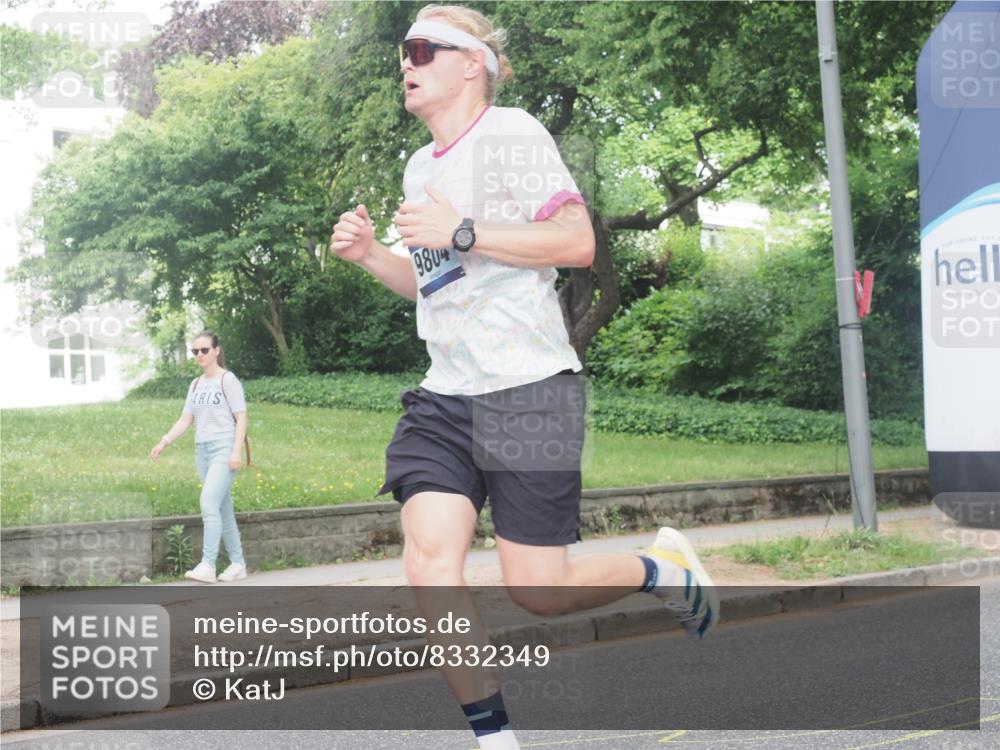 29.06.2025 - hella hamburg halbmarathon KatJ http://msf.ph/oto/8332349 29.06.2025 10:17:29 Zwischen KM18-KM19 1577 meine-sportfotos.de