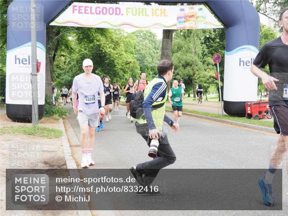 29.06.2025 - hella hamburg halbmarathon MichiJ http://msf.ph/oto/8332416 29.06.2025 10:38:22 Zwischen KM18-KM19 2718, 3654, 5894, 7932, 8117, 8261, 8313, 9869, 10319, 10868, 11733, 13015, 13701, 14562, 15395, 17179, 18811, 19040, 19053 meine-sportfotos.de