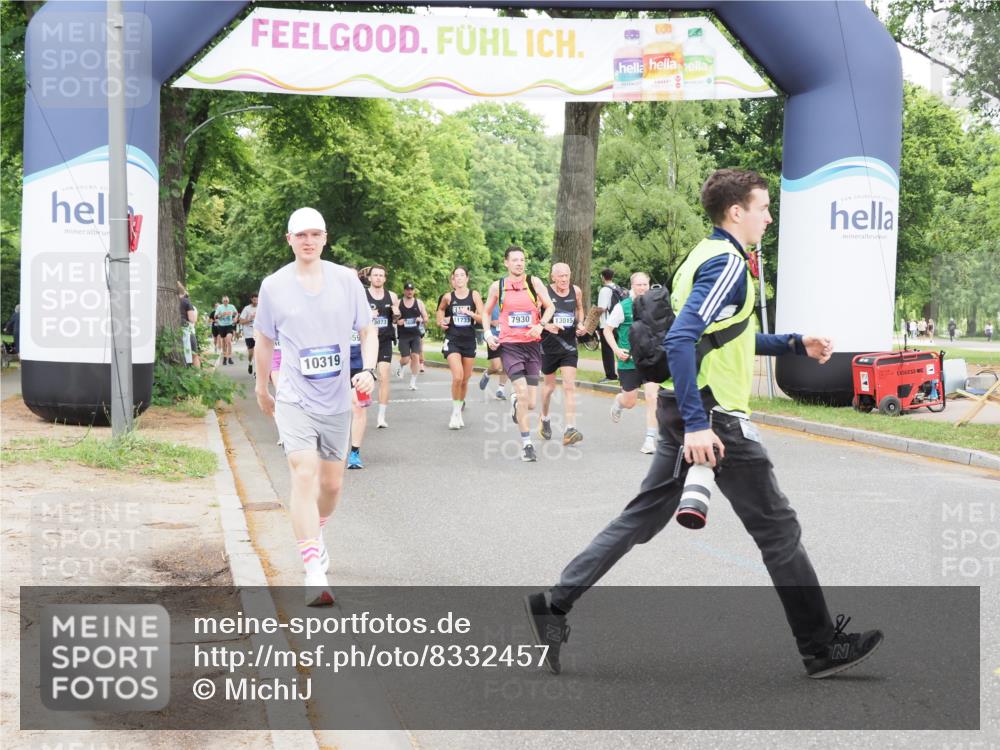 29.06.2025 - hella hamburg halbmarathon MichiJ http://msf.ph/oto/8332457 29.06.2025 10:38:22 Zwischen KM18-KM19 2718, 3654, 5894, 7932, 8117, 8261, 8313, 9869, 10319, 10868, 11733, 13015, 13701, 14562, 15395, 17179, 18811, 19040, 19053 meine-sportfotos.de