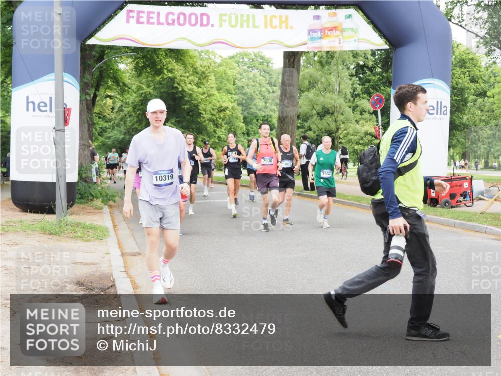 29.06.2025 - hella hamburg halbmarathon MichiJ http://msf.ph/oto/8332479 29.06.2025 10:38:22 Zwischen KM18-KM19 2718, 3654, 5894, 7932, 8117, 8261, 8313, 9869, 10319, 10868, 11733, 13015, 13701, 14562, 15395, 17179, 18811, 19040, 19053 meine-sportfotos.de