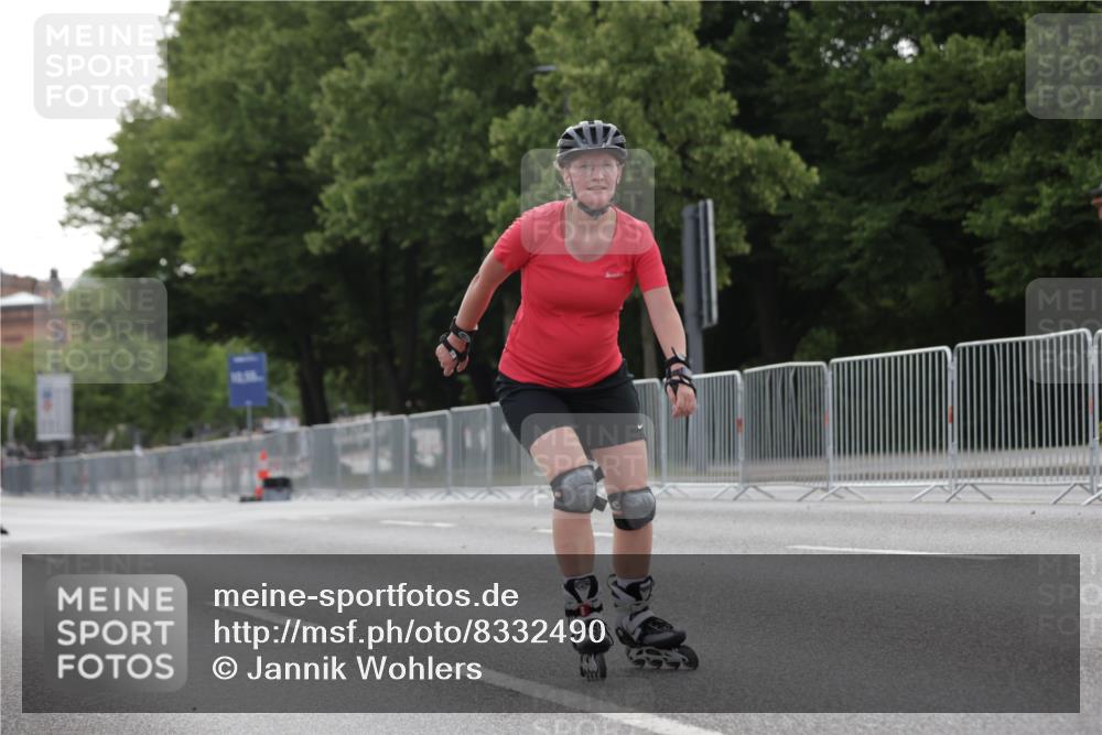 29.06.2025 - hella hamburg halbmarathon Jannik Wohlers http://msf.ph/oto/8332490 29.06.2025 09:01:28 Lombardsbrücke  meine-sportfotos.de