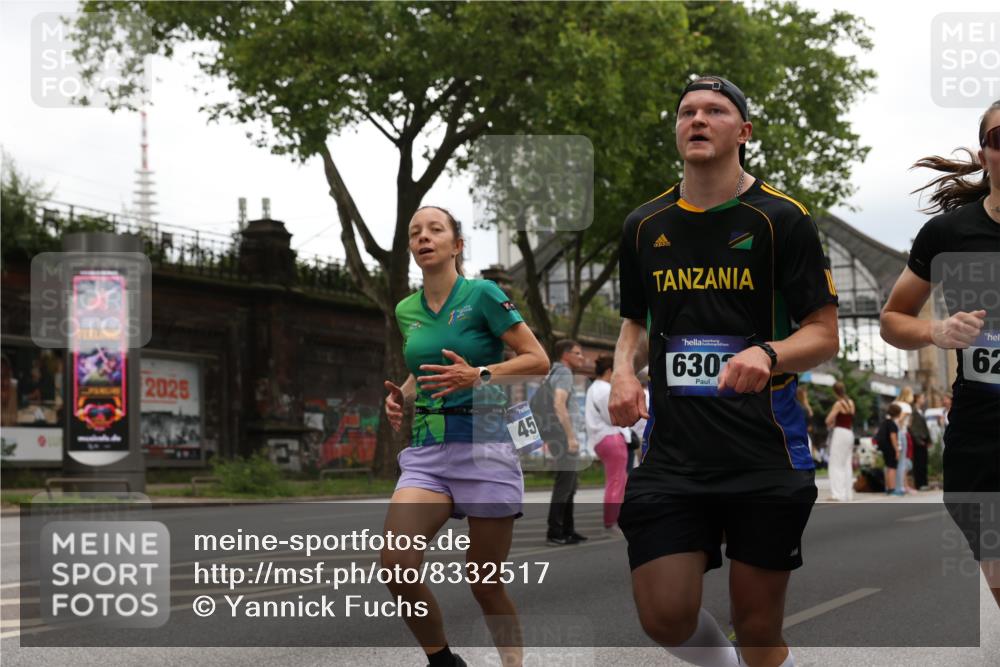 29.06.2025 - hella hamburg halbmarathon Yannick Fuchs http://msf.ph/oto/8332517 29.06.2025 10:51:46 20KM 1611, 2025, 2236, 2606, 2759, 2806, 2883, 2907, 3093, 3141, 3575, 4426, 4467, 4579, 4632, 4833, 5391, 6281, 6302, 6531, 6595, 7138, 7833, 9450, 9485, 10599, 11645, 13465, 14571, 15217, 15229, 16517, 17415, 17455, 17543, 18068, 18501, 18508, 18587, 18762, 18891 meine-sportfotos.de