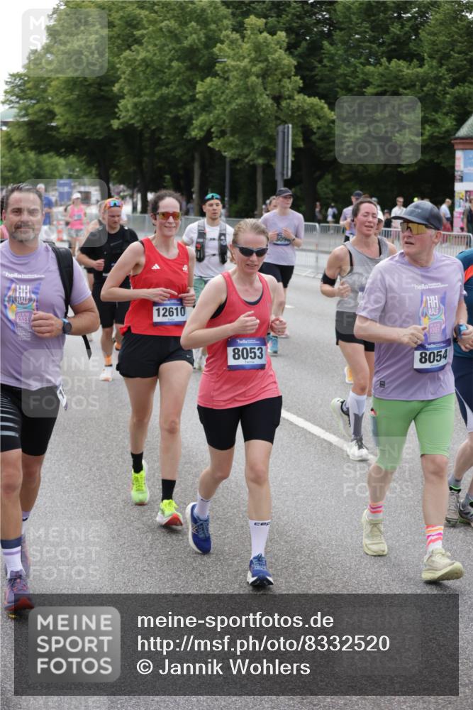 29.06.2025 - hella hamburg halbmarathon Jannik Wohlers http://msf.ph/oto/8332520 29.06.2025 10:40:26 Lombardsbrücke 1075, 1323, 2042, 2173, 2206, 2299, 2858, 3121, 3306, 3432, 3694, 4044, 4234, 4530, 4612, 4774, 4775, 4972, 5753, 6098, 6163, 6289, 6842, 7293, 7956, 8053, 8054, 8429, 8430, 9009, 9237, 9437, 9946, 10166, 10940, 11053, 11686, 12191, 12610, 12692, 12699, 13773, 15154, 15905, 16028, 16297, 16449, 16450, 17233, 17234, 17267, 17879, 19087, 19168 meine-sportfotos.de