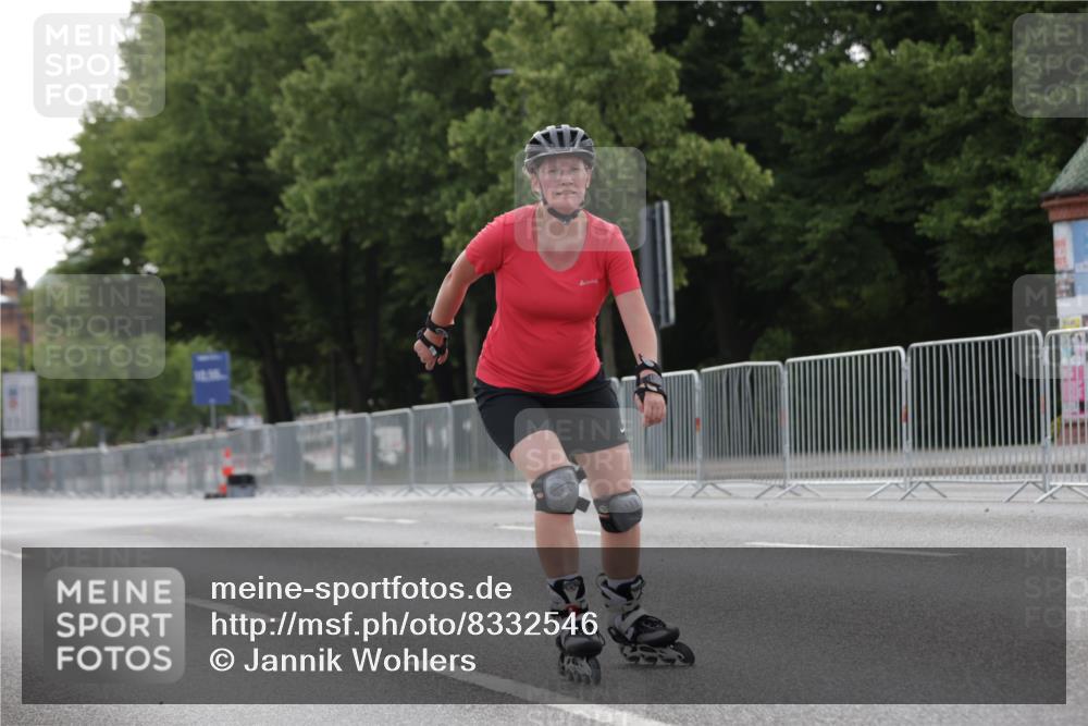 29.06.2025 - hella hamburg halbmarathon Jannik Wohlers http://msf.ph/oto/8332546 29.06.2025 09:01:28 Lombardsbrücke  meine-sportfotos.de