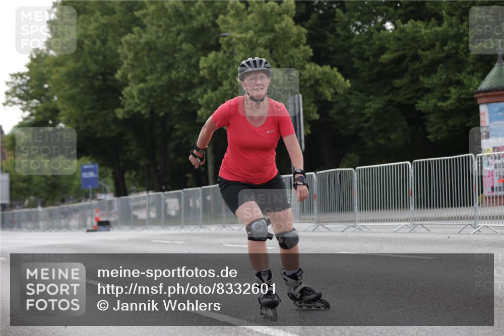 29.06.2025 - hella hamburg halbmarathon Jannik Wohlers http://msf.ph/oto/8332601 29.06.2025 09:01:29 Lombardsbrücke  meine-sportfotos.de