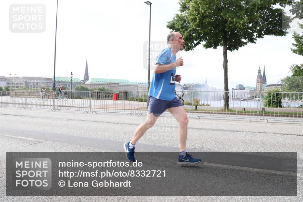 29.06.2025 - hella hamburg halbmarathon Lena Gebhardt http://msf.ph/oto/8332721 29.06.2025 10:13:12 Lombardsbrücke 180, 1007, 1020, 1051, 1747, 1851, 1859, 1939, 2891, 2942, 2961, 3218, 3360, 3728, 3729, 4187, 4532, 5546, 6207, 6489, 7346, 7460, 7873, 7907, 8398, 8405, 8913, 8917, 9141, 9527, 9612, 10067, 10402, 11025, 11720, 12492, 13331, 14404, 15012, 15531, 15922, 16030, 16255, 16323, 16437, 17061, 17474, 17699, 17988, 17994, 18048, 18222, 18320, 18530, 18732 meine-sportfotos.de