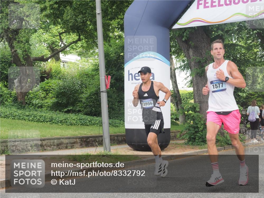 29.06.2025 - hella hamburg halbmarathon KatJ http://msf.ph/oto/8332792 29.06.2025 10:17:31 Zwischen KM18-KM19 1577 meine-sportfotos.de