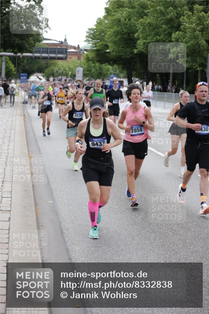 29.06.2025 - hella hamburg halbmarathon Jannik Wohlers http://msf.ph/oto/8332838 29.06.2025 10:40:28 Lombardsbrücke 1075, 1323, 2173, 2206, 2299, 2858, 3121, 3306, 3432, 3694, 4044, 4234, 4530, 4612, 4774, 4775, 4972, 5753, 6098, 6163, 6289, 6842, 7293, 8053, 8054, 8429, 8430, 9009, 9237, 9437, 9946, 10644, 10940, 11053, 11686, 12191, 12610, 12692, 12699, 13773, 14553, 15154, 15905, 16028, 16297, 16449, 16450, 17233, 17234, 17267, 17879, 19087 meine-sportfotos.de