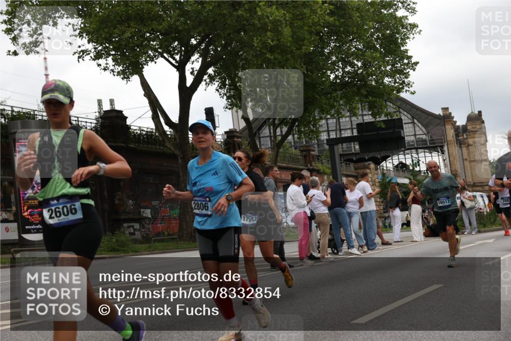 29.06.2025 - hella hamburg halbmarathon Yannick Fuchs http://msf.ph/oto/8332854 29.06.2025 10:51:48 20KM 1611, 2025, 2236, 2488, 2606, 2759, 2806, 2883, 2907, 3093, 3141, 3859, 4426, 4467, 4579, 4632, 4833, 5926, 6104, 6281, 6302, 6531, 6595, 7138, 7833, 9316, 9450, 9485, 10599, 10788, 11645, 13465, 14571, 15217, 15229, 16517, 16531, 17405, 17415, 17455, 17543, 18068, 18501, 18508, 18587, 18762, 18891 meine-sportfotos.de