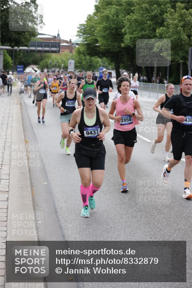 29.06.2025 - hella hamburg halbmarathon Jannik Wohlers http://msf.ph/oto/8332879 29.06.2025 10:40:28 Lombardsbrücke 1075, 1323, 2173, 2206, 2299, 2858, 3121, 3306, 3432, 3694, 4044, 4234, 4530, 4612, 4774, 4775, 4972, 5753, 6098, 6163, 6289, 6842, 7293, 8053, 8054, 8429, 8430, 9009, 9237, 9437, 9946, 10644, 10940, 11053, 11686, 12191, 12610, 12692, 12699, 13773, 14553, 15154, 15905, 16028, 16297, 16449, 16450, 17233, 17234, 17267, 17879, 19087 meine-sportfotos.de