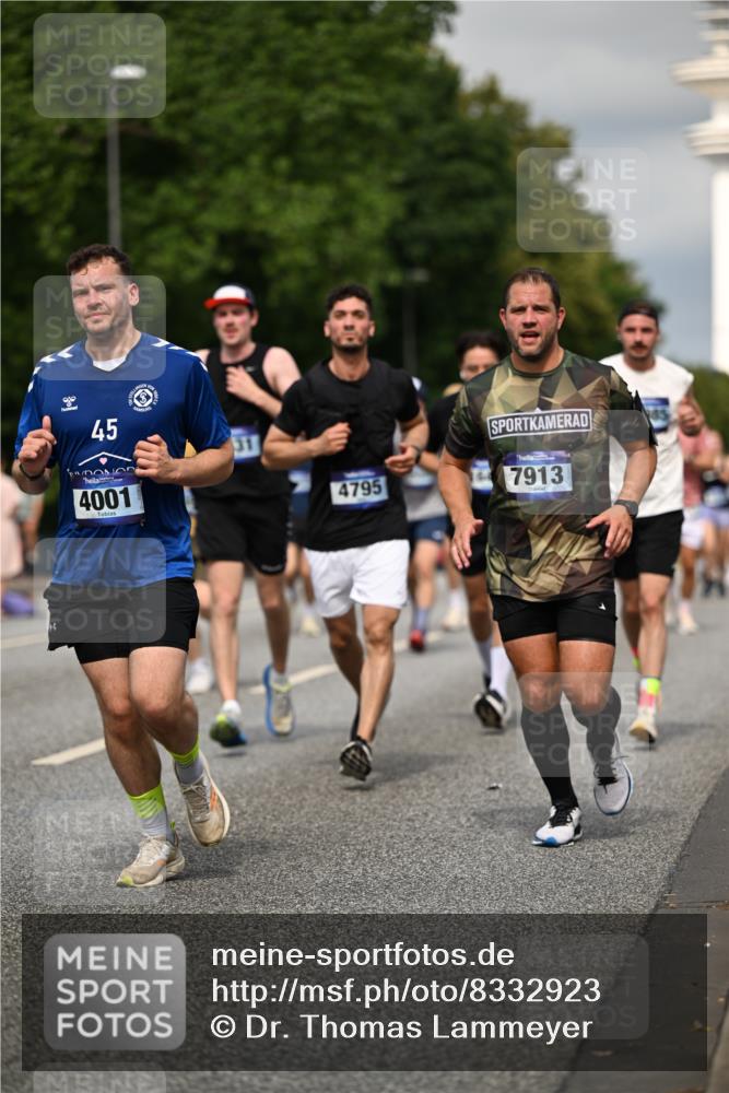 29.06.2025 - hella hamburg halbmarathon Dr. Thomas Lammeyer http://msf.ph/oto/8332923 29.06.2025 10:17:45 Kennedybrücke 1194, 1747, 1939, 2055, 2359, 2721, 2891, 2904, 4001, 4032, 4795, 4962, 5631, 5719, 6207, 7460, 7462, 7913, 8673, 9141, 9612, 9631, 9886, 10442, 10443 meine-sportfotos.de