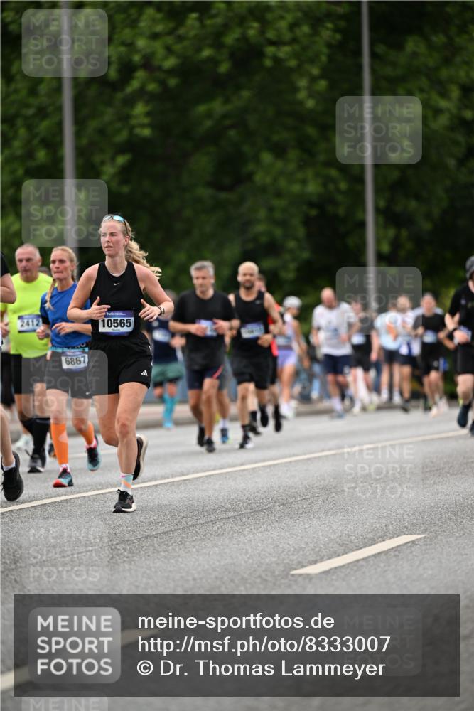 29.06.2025 - hella hamburg halbmarathon Dr. Thomas Lammeyer http://msf.ph/oto/8333007 29.06.2025 10:39:49 Kennedybrücke 2198, 2412, 2787, 2827, 3170, 3828, 3958, 4333, 4696, 4703, 4965, 5147, 6029, 6189, 6365, 6397, 6471, 6867, 8249, 8296, 8567, 9470, 9803, 9819, 10360, 10565, 10652, 11233, 11359 meine-sportfotos.de