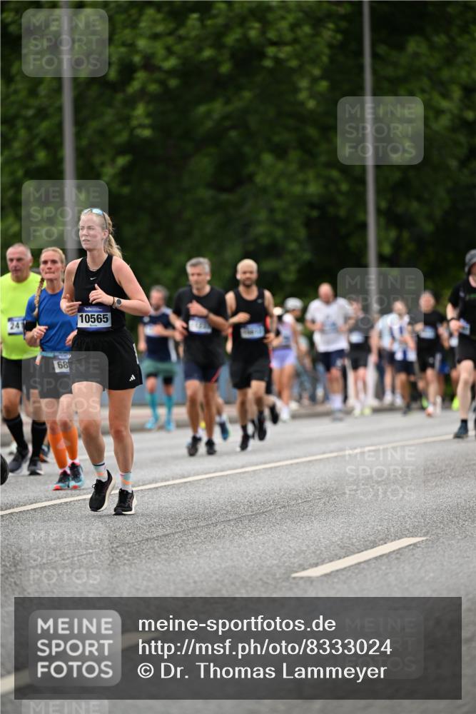29.06.2025 - hella hamburg halbmarathon Dr. Thomas Lammeyer http://msf.ph/oto/8333024 29.06.2025 10:39:49 Kennedybrücke 2198, 2412, 2787, 2827, 3170, 3828, 3958, 4333, 4696, 4703, 4965, 5147, 6029, 6189, 6365, 6397, 6471, 6867, 8249, 8296, 8567, 9470, 9803, 9819, 10360, 10565, 10652, 11233, 11359 meine-sportfotos.de