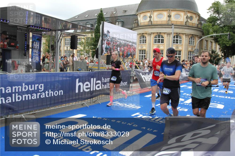 29.06.2025 - hella hamburg halbmarathon Michael Strokosch http://msf.ph/oto/8333029 29.06.2025 10:50:06 Ziel 1216, 1321, 1507, 2020, 3562, 3692, 3852, 7100, 7657, 9031, 9213, 9303, 9965, 12203, 12271, 13225, 13758, 14257, 16403, 18228, 18657, 18658, 18884, 19112 meine-sportfotos.de