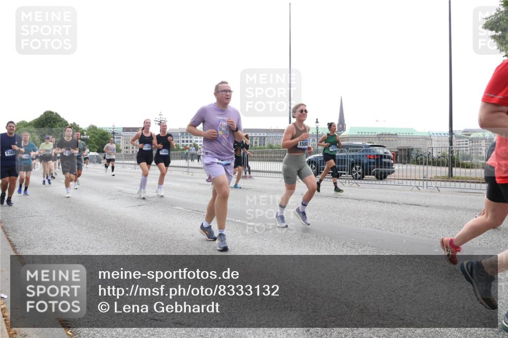29.06.2025 - hella hamburg halbmarathon Lena Gebhardt http://msf.ph/oto/8333132 29.06.2025 10:37:59 Lombardsbrücke 6362, 11457, 1164, 11456, 11543, 1500, 1, 16211, 1196, 1394, 1457, 1475, 1578, 1742, 1799, 1901, 1966, 1985, 2199, 2786, 2853, 3230, 3242, 3246, 3633, 3716, 3880, 4414, 4921, 5139, 5300, 5522, 5713, 5875, 6199, 6200, 6243, 6362, 6697, 6751, 6930, 6955, 7118, 7124, 7165, 7244, 7321, 7350, 7552, 7629, 7696, 7914, 8985, 9247, 9288, 9895, 10159, 10506, 10836, 11087, 11543, 12123, 12254, 12472, 12824, 16680, 17798 meine-sportfotos.de