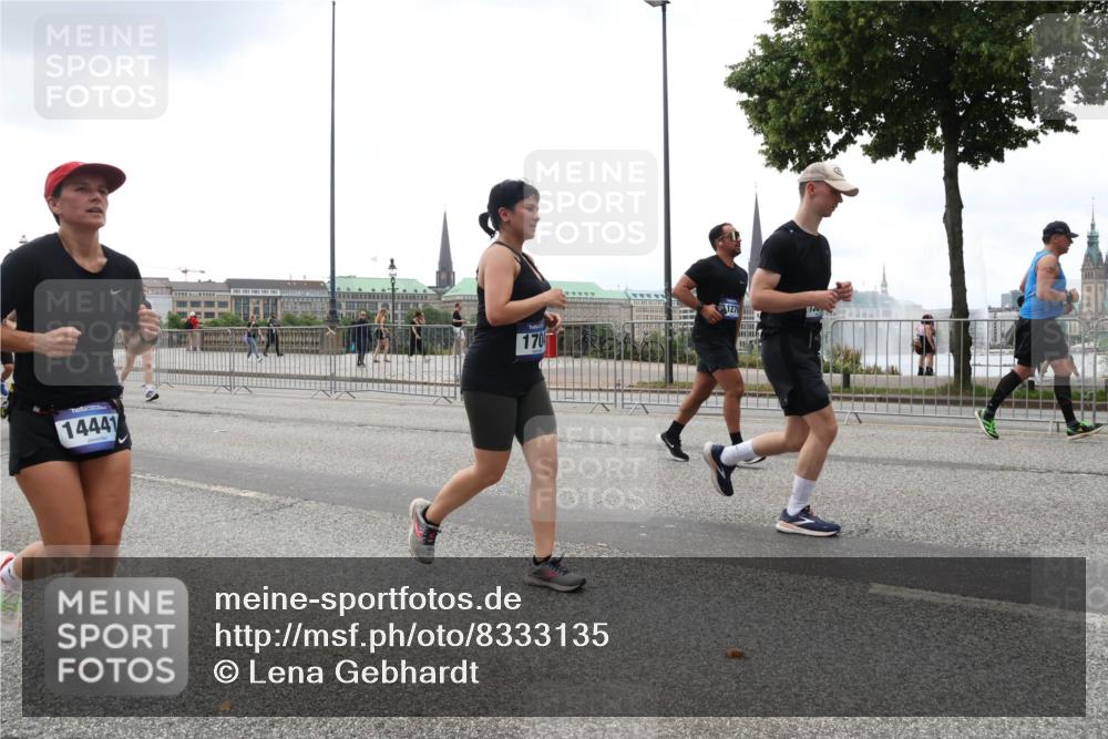 29.06.2025 - hella hamburg halbmarathon Lena Gebhardt http://msf.ph/oto/8333135 29.06.2025 10:47:34 Lombardsbrücke 14441, 170, 1279, 1045, 1246, 1434, 1463, 1523, 1607, 1618, 1639, 1704, 1926, 2148, 2407, 2491, 2537, 2545, 2555, 2704, 2790, 2882, 2994, 3049, 3339, 4037, 4184, 4325, 4423, 4483, 4806, 4895, 4974, 4975, 5621, 5622, 5895, 6255, 6256, 6879, 6995, 7403, 7427, 7430, 7431, 7630, 7631, 7970, 8105, 8131, 8270, 8310, 8550, 8706, 8915, 8953, 9018, 9687, 9696, 9697, 10658, 10991, 11351, 11458, 11730, 11738, 11802, 11909, 12431 meine-sportfotos.de
