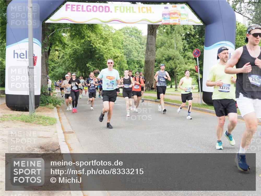 29.06.2025 - hella hamburg halbmarathon MichiJ http://msf.ph/oto/8333215 29.06.2025 10:38:32 Zwischen KM18-KM19 2670, 4077, 5600, 7397, 7943, 8989, 13073, 13726, 13976, 14458, 14626, 15720, 15871, 16291, 17823, 18394 meine-sportfotos.de