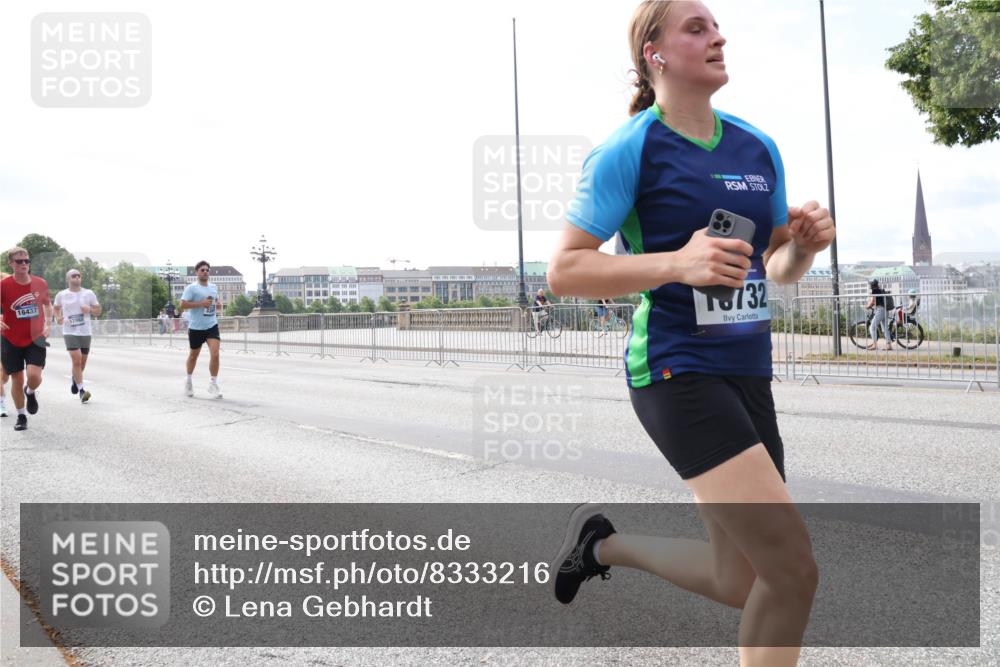 29.06.2025 - hella hamburg halbmarathon Lena Gebhardt http://msf.ph/oto/8333216 29.06.2025 10:13:13 Lombardsbrücke 16437, 17988, 732, 1007, 1020, 1051, 1747, 1851, 1859, 1939, 2942, 2961, 3218, 3360, 3728, 3729, 4187, 4532, 5546, 6207, 6489, 7346, 7446, 7447, 7460, 7873, 8398, 8405, 8913, 8917, 9141, 9527, 9612, 10067, 10402, 11025, 11720, 12492, 13331, 13928, 14404, 15012, 15531, 15922, 16030, 16255, 16323, 16437, 17061, 17474, 17699, 17988, 17994, 18048, 18222, 18320, 18530, 18732 meine-sportfotos.de