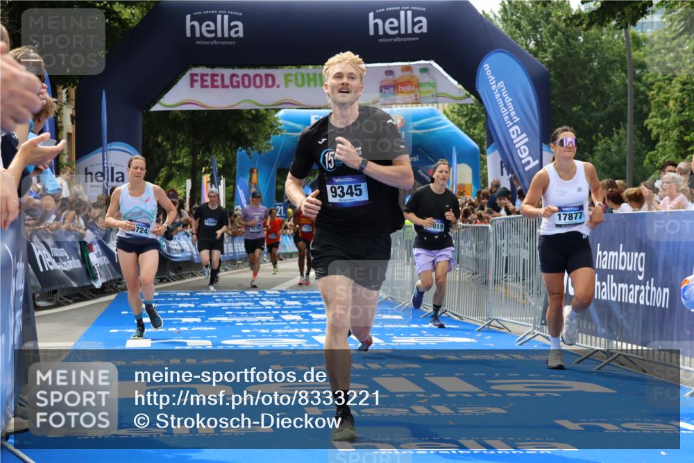 29.06.2025 - hella hamburg halbmarathon Strokosch-Dieckow http://msf.ph/oto/8333221 29.06.2025 10:34:02 Ziel 9345, 9376, 9519, 11019, 11202, 11227, 13066, 13493, 13494, 14448, 15268, 16724, 17751, 17877 meine-sportfotos.de