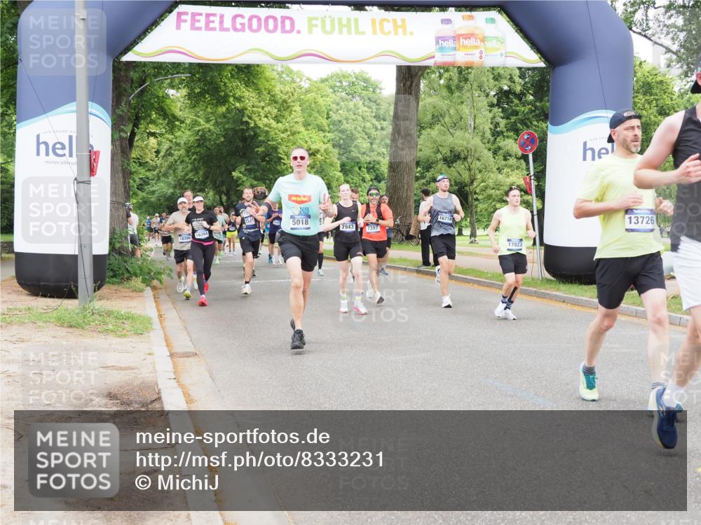 29.06.2025 - hella hamburg halbmarathon MichiJ http://msf.ph/oto/8333231 29.06.2025 10:38:32 Zwischen KM18-KM19 2670, 4077, 5600, 7397, 7943, 8989, 13073, 13726, 13976, 14458, 14626, 15720, 15871, 16291, 17823, 18394 meine-sportfotos.de