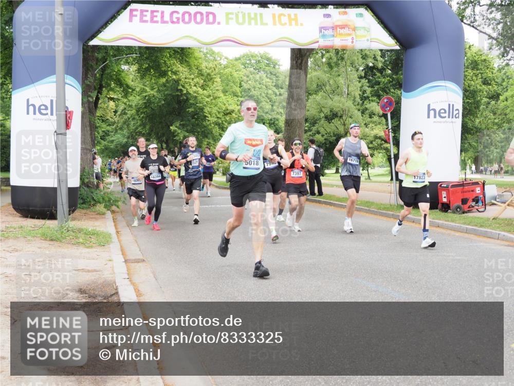29.06.2025 - hella hamburg halbmarathon MichiJ http://msf.ph/oto/8333325 29.06.2025 10:38:33 Zwischen KM18-KM19 2670, 4077, 5018, 5600, 7397, 7943, 8989, 13073, 13403, 13726, 13976, 14458, 14626, 15480, 15871, 16291, 16716, 17823, 18394 meine-sportfotos.de