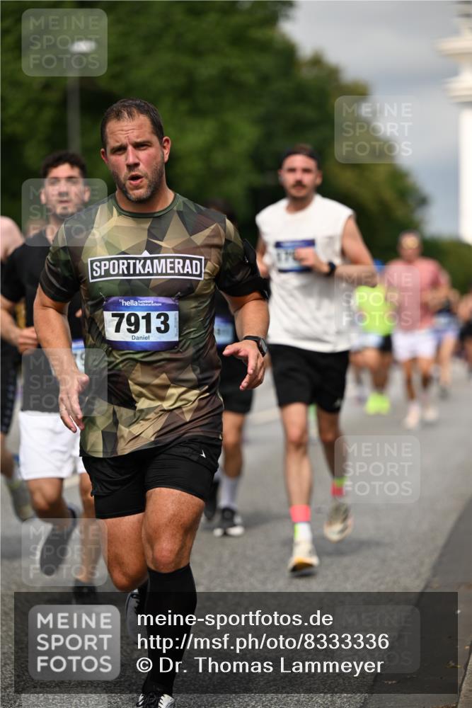 29.06.2025 - hella hamburg halbmarathon Dr. Thomas Lammeyer http://msf.ph/oto/8333336 29.06.2025 10:17:47 Kennedybrücke 1194, 1747, 1939, 2359, 2721, 2891, 2904, 4001, 4032, 4795, 4962, 5631, 5719, 6207, 7462, 7913, 8673, 9141, 9612, 9631, 9886, 10442, 10443 meine-sportfotos.de