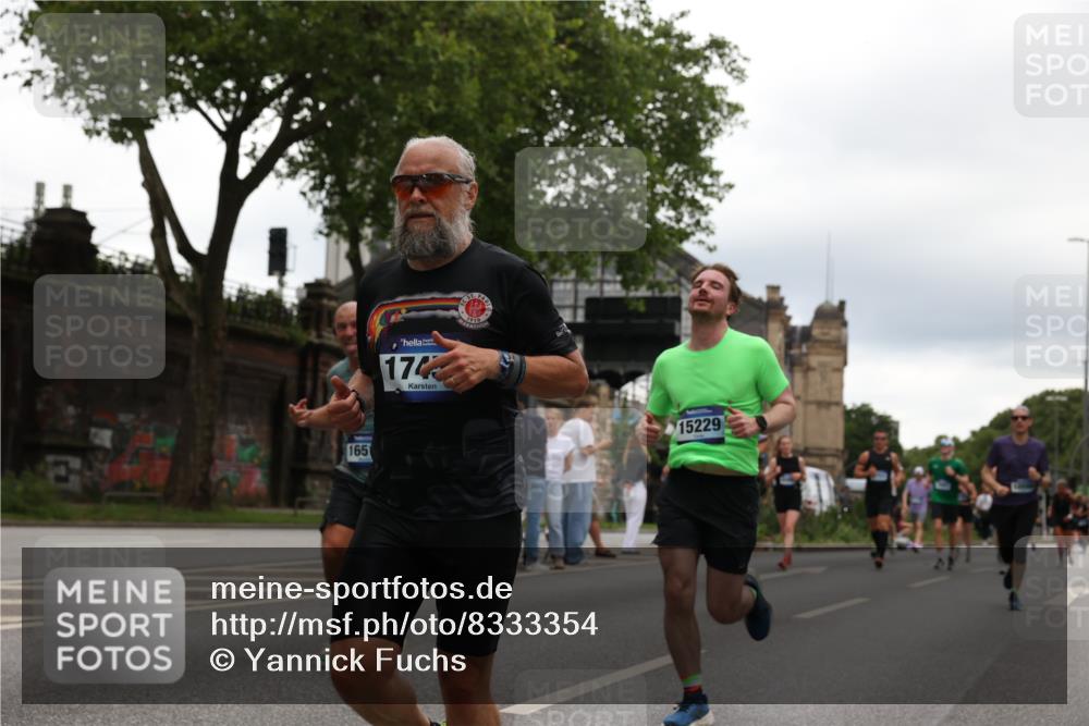 29.06.2025 - hella hamburg halbmarathon Yannick Fuchs http://msf.ph/oto/8333354 29.06.2025 10:51:49 20KM 1611, 2025, 2488, 2606, 2759, 2806, 2840, 2883, 2907, 3093, 3141, 3859, 4426, 4467, 4502, 4579, 4632, 4833, 5926, 6104, 6281, 6302, 6531, 6595, 7138, 7189, 7833, 8585, 9316, 9450, 9485, 10599, 10788, 11645, 13465, 13816, 14571, 15217, 15229, 16517, 16531, 17405, 17415, 17455, 17543, 18068, 18492, 18501, 18508, 18587, 18762, 18891 meine-sportfotos.de