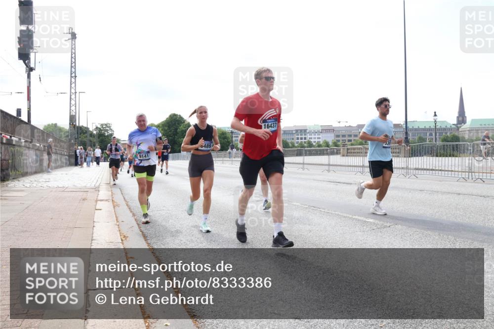29.06.2025 - hella hamburg halbmarathon Lena Gebhardt http://msf.ph/oto/8333386 29.06.2025 10:13:14 Lombardsbrücke 9141, 489, 16437, 1007, 1020, 1051, 1747, 1859, 2942, 2961, 3218, 3360, 3728, 3729, 4187, 4532, 4950, 5546, 6207, 6489, 7346, 7446, 7447, 7460, 7873, 8398, 8405, 8913, 9141, 9527, 9612, 10067, 10402, 11025, 11720, 12492, 13331, 13928, 14404, 15012, 15531, 15922, 16030, 16255, 16323, 16437, 17061, 17474, 17699, 17988, 18048, 18222, 18320, 18530, 18732 meine-sportfotos.de