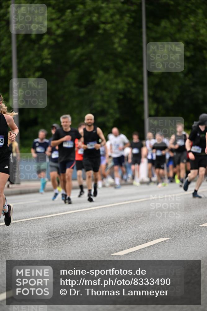 29.06.2025 - hella hamburg halbmarathon Dr. Thomas Lammeyer http://msf.ph/oto/8333490 29.06.2025 10:39:50 Kennedybrücke 2198, 2412, 2787, 2827, 3170, 3828, 3958, 4333, 4413, 4696, 4703, 4965, 5147, 6029, 6189, 6365, 6397, 6471, 6867, 8249, 8296, 8567, 9470, 9803, 9819, 10360, 10565, 10652, 11233, 11359 meine-sportfotos.de