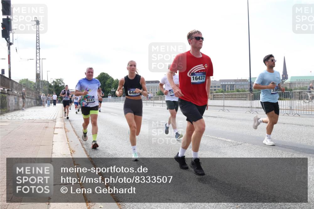 29.06.2025 - hella hamburg halbmarathon Lena Gebhardt http://msf.ph/oto/8333507 29.06.2025 10:13:15 Lombardsbrücke 648, 9141, 179, 16437, 336, 1007, 1020, 1051, 1747, 1859, 2942, 2961, 3218, 3360, 3728, 3729, 4187, 4532, 4950, 5546, 6207, 6489, 6724, 7346, 7446, 7447, 7460, 7873, 8398, 8405, 8913, 9141, 9527, 9612, 10067, 10402, 11025, 11720, 12492, 13331, 13928, 14404, 15531, 15922, 16030, 16255, 16323, 16437, 17061, 17474, 17699, 17988, 18048, 18222, 18320, 18530, 18732 meine-sportfotos.de