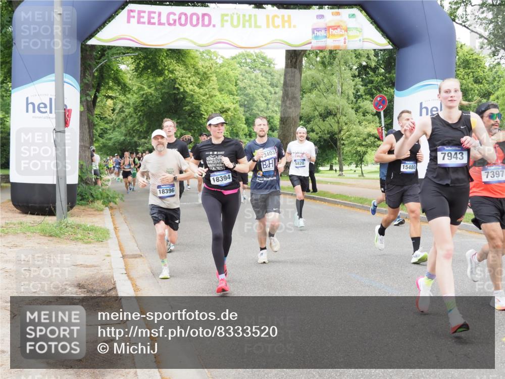 29.06.2025 - hella hamburg halbmarathon MichiJ http://msf.ph/oto/8333520 29.06.2025 10:38:35 Zwischen KM18-KM19 2670, 4077, 5018, 5399, 5820, 7397, 7943, 8989, 9057, 13403, 13726, 13976, 14626, 15480, 15871, 16291, 16716, 17823, 18394 meine-sportfotos.de
