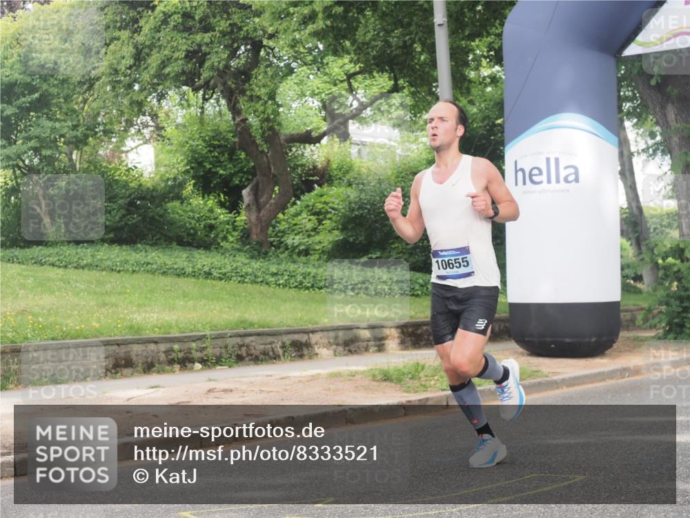 29.06.2025 - hella hamburg halbmarathon KatJ http://msf.ph/oto/8333521 29.06.2025 10:17:34 Zwischen KM18-KM19 1577 meine-sportfotos.de