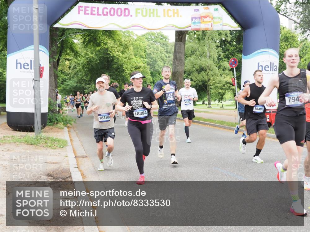 29.06.2025 - hella hamburg halbmarathon MichiJ http://msf.ph/oto/8333530 29.06.2025 10:38:35 Zwischen KM18-KM19 2670, 4077, 5018, 5399, 5820, 7397, 7943, 8989, 9057, 13403, 13726, 13976, 14626, 15480, 15871, 16291, 16716, 17823, 18394 meine-sportfotos.de