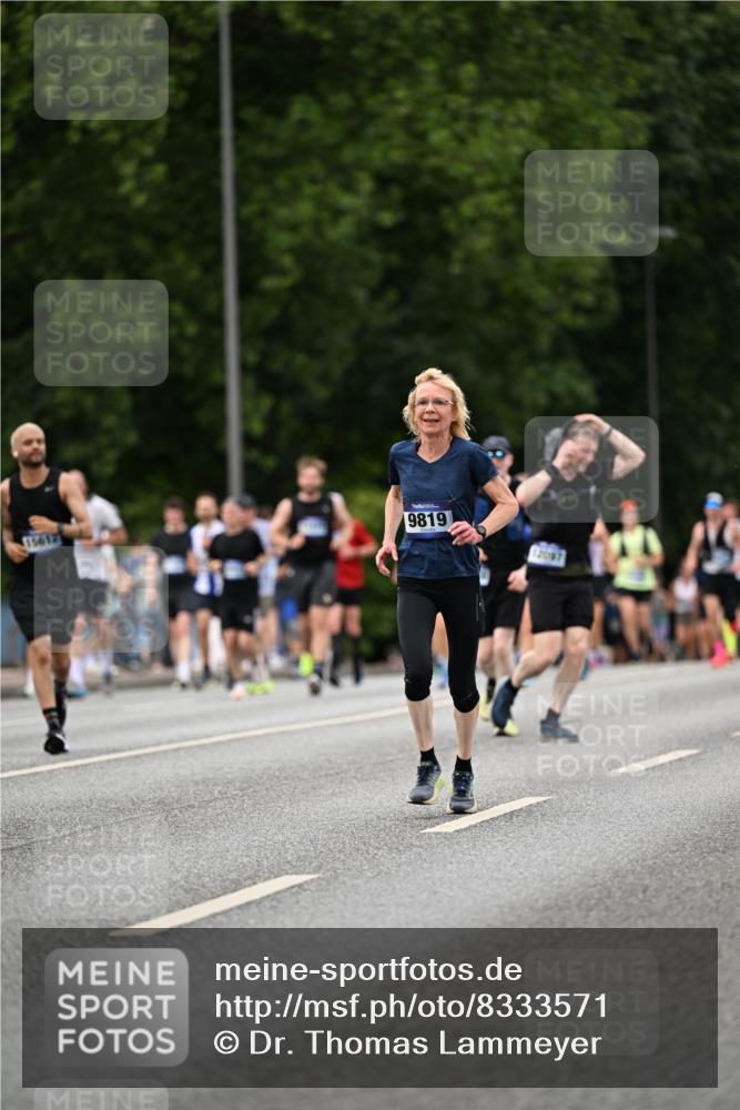 29.06.2025 - hella hamburg halbmarathon Dr. Thomas Lammeyer http://msf.ph/oto/8333571 29.06.2025 10:39:51 Kennedybrücke 2198, 2412, 2787, 2827, 3828, 3958, 4413, 4703, 4965, 5147, 6029, 6189, 6365, 6397, 6471, 6867, 8296, 8567, 8947, 9470, 9803, 9819, 10360, 10565, 10652, 11198, 11233, 11359 meine-sportfotos.de